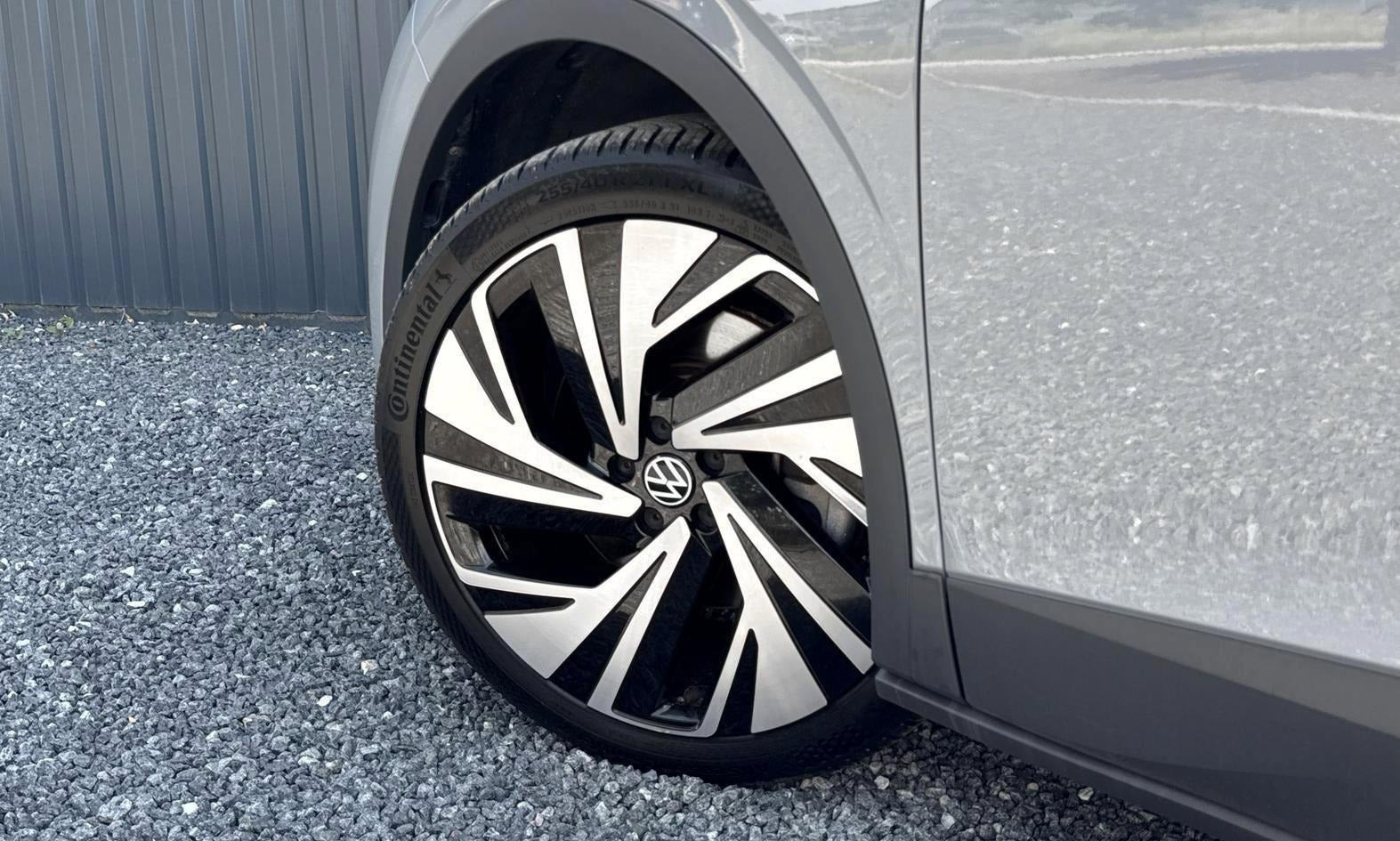 Grå VW ID.4 fra 2022