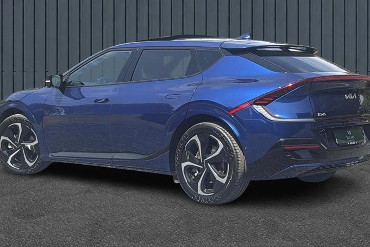 Blå Kia EV6 fra 2024