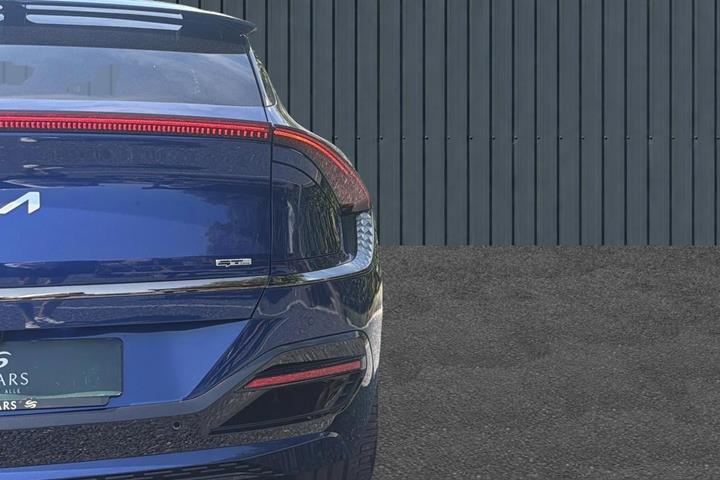 Blå Kia EV6 fra 2024