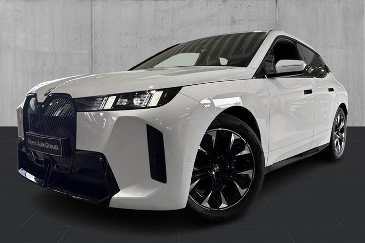 Hvid BMW iX fra 2026