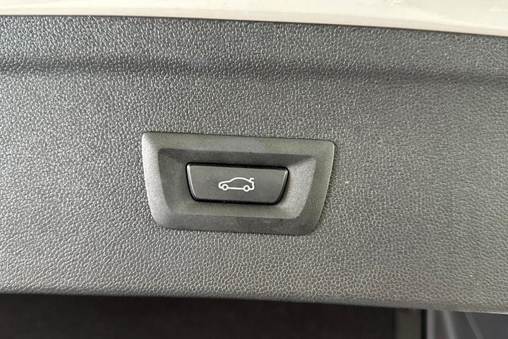 Hvid BMW iX fra 2026