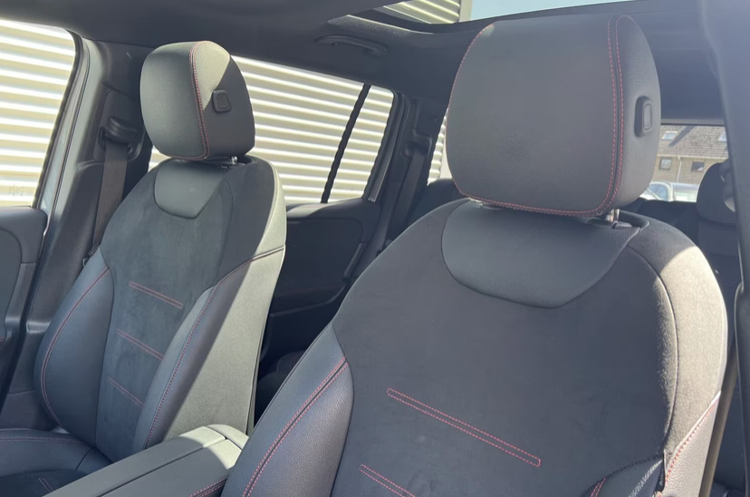 Grå Mercedes EQB350 fra 2025