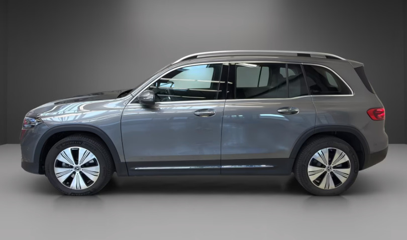 Grå Mercedes EQB350 fra 2024
