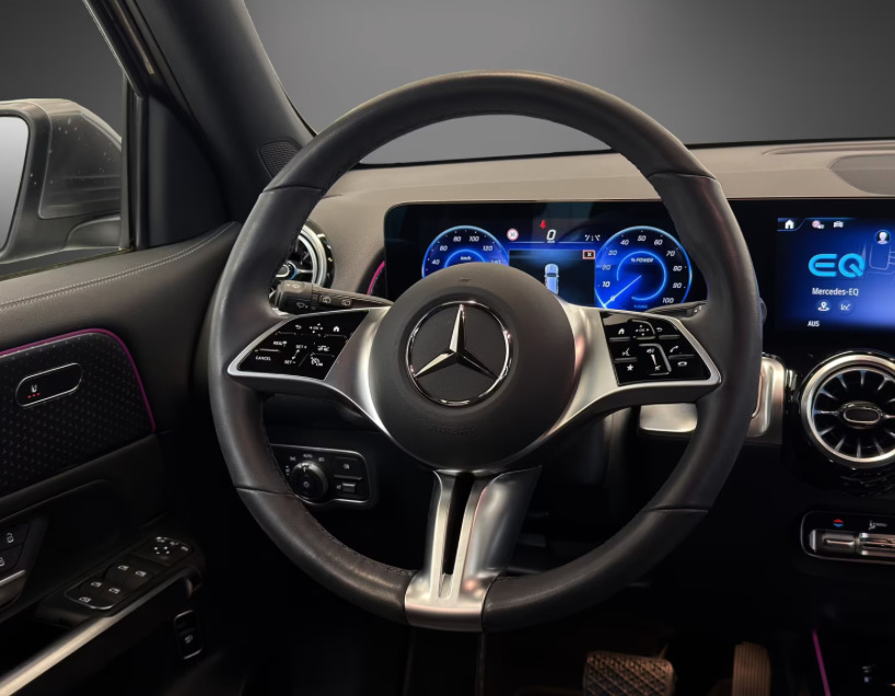 Grå Mercedes EQB350 fra 2024