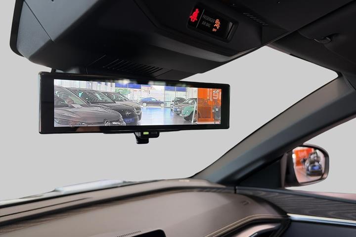 Grå Renault Megane E-Tech fra 2022