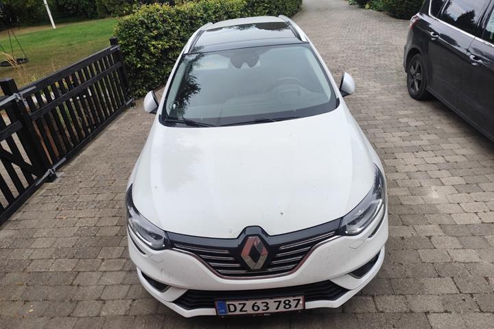 Hvid Renault Megane IV fra 2018