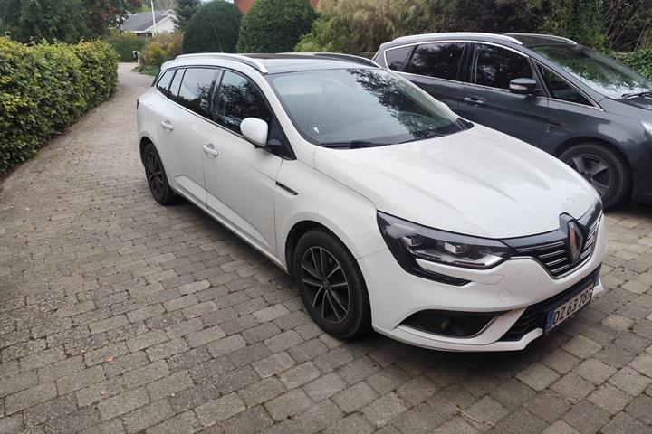 Hvid Renault Megane IV fra 2018