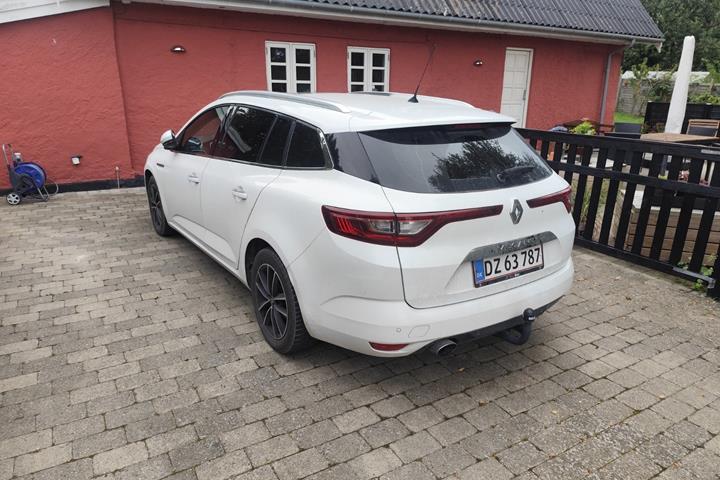 Hvid Renault Megane IV fra 2018