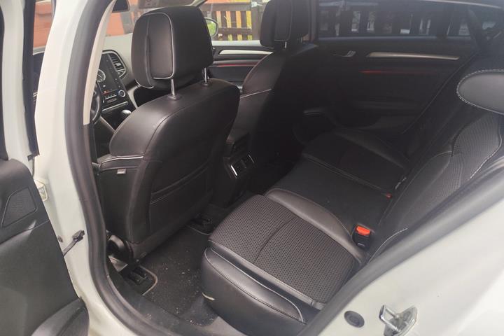 Hvid Renault Megane IV fra 2018