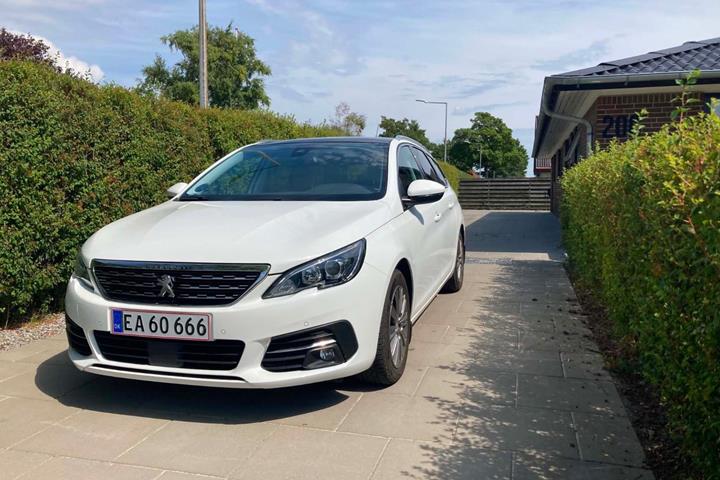 Hvid Peugeot 308 fra 2019