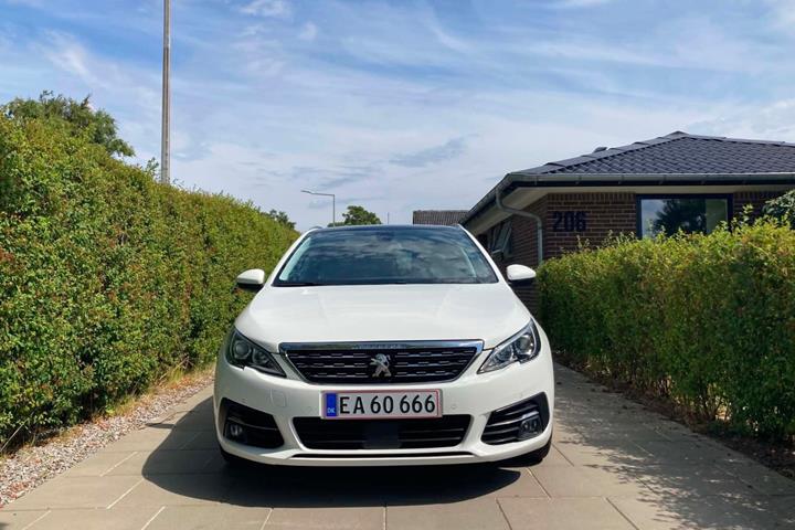 Hvid Peugeot 308 fra 2019