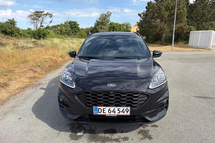 Sort Ford Kuga fra 2022