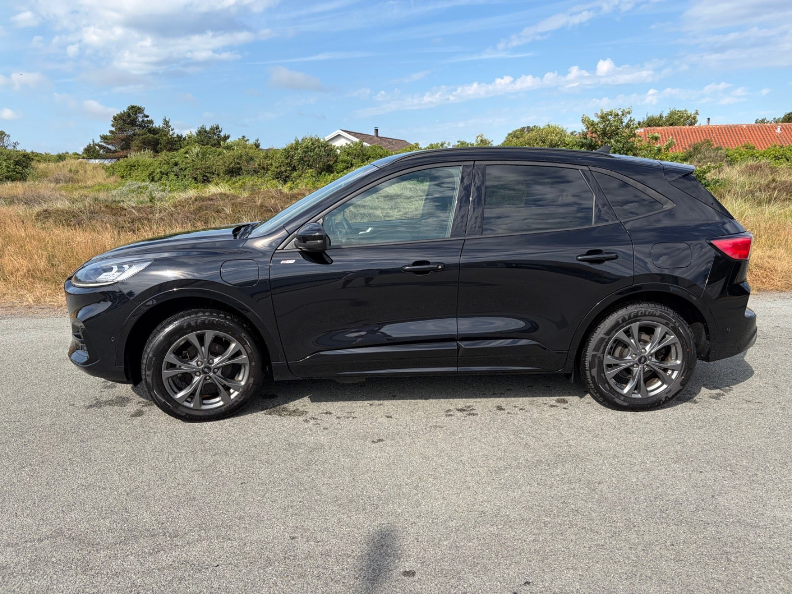 Sort Ford Kuga fra 2022