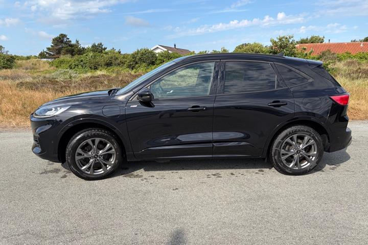 Sort Ford Kuga fra 2022