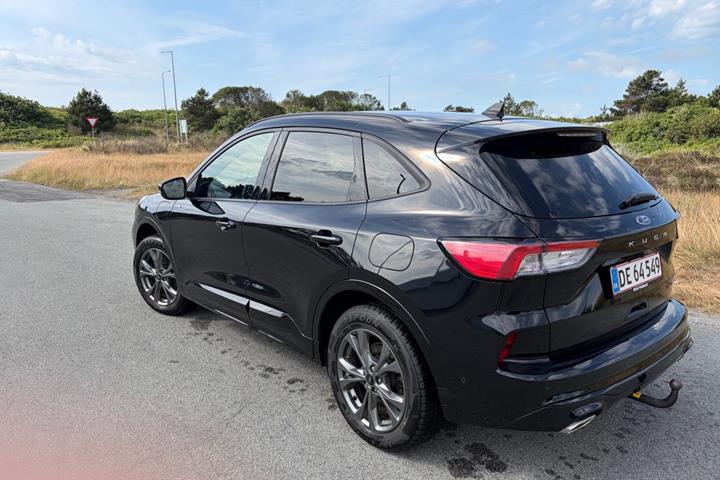 Sort Ford Kuga fra 2022