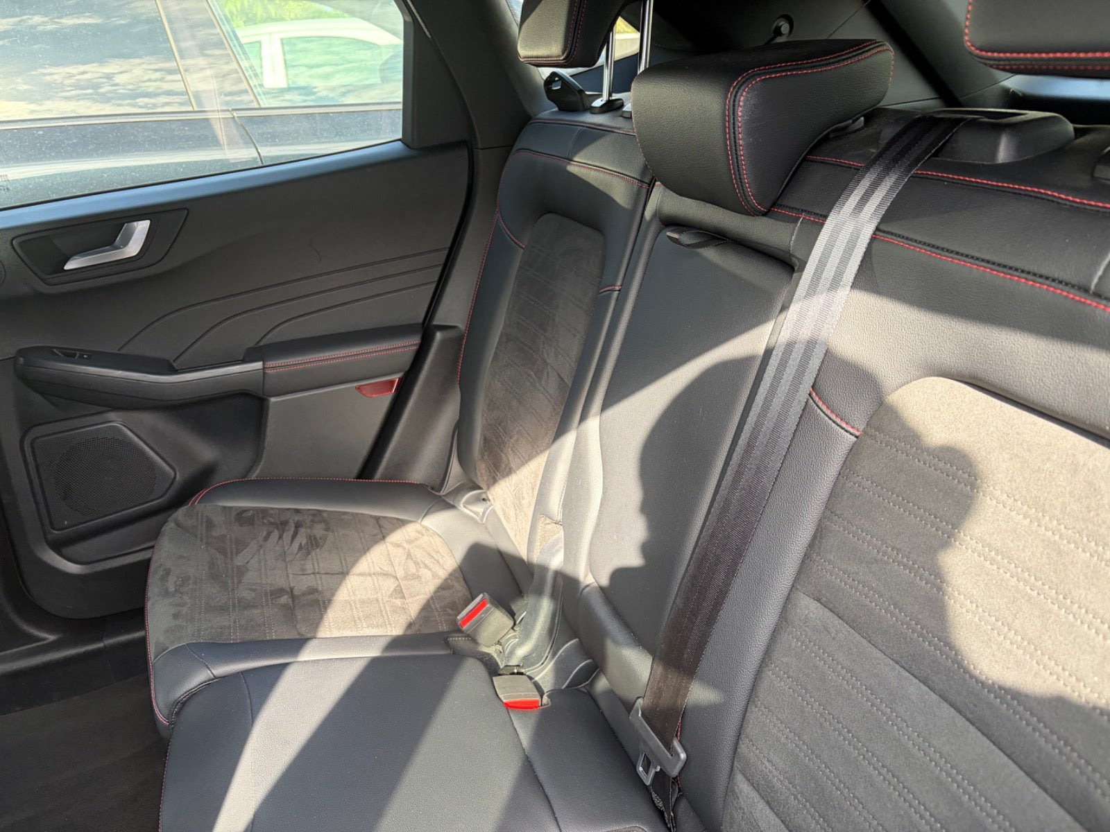 Sort Ford Kuga fra 2022