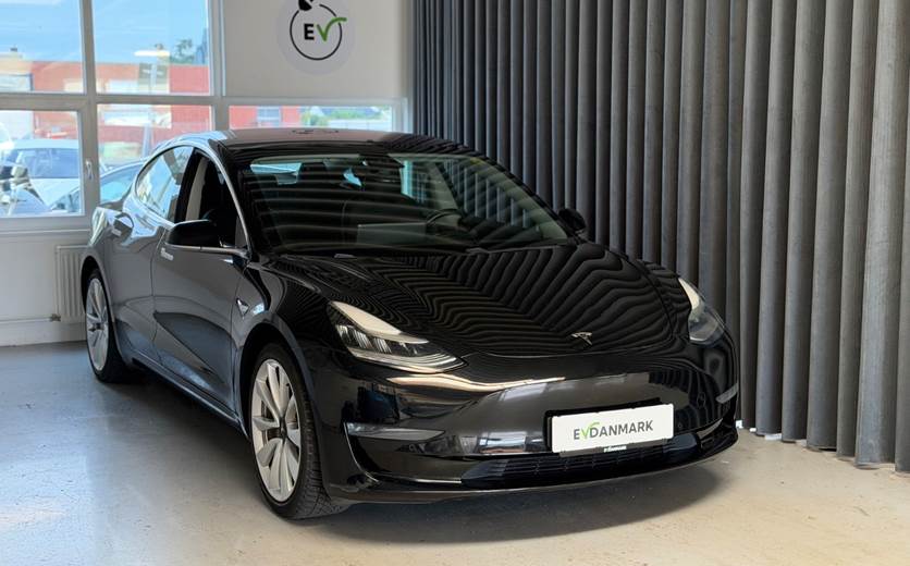 Tesla Model 3 Long Range AWD