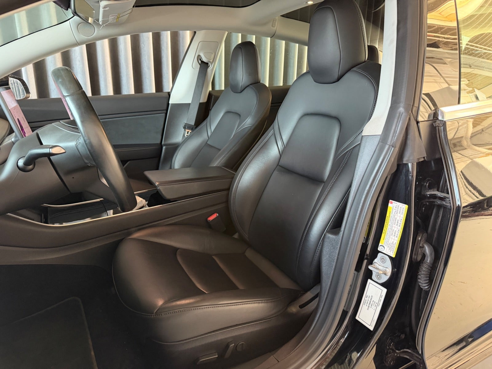 Sort Tesla Model 3 fra 2019