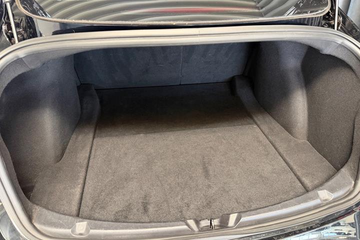 Sort Tesla Model 3 fra 2019