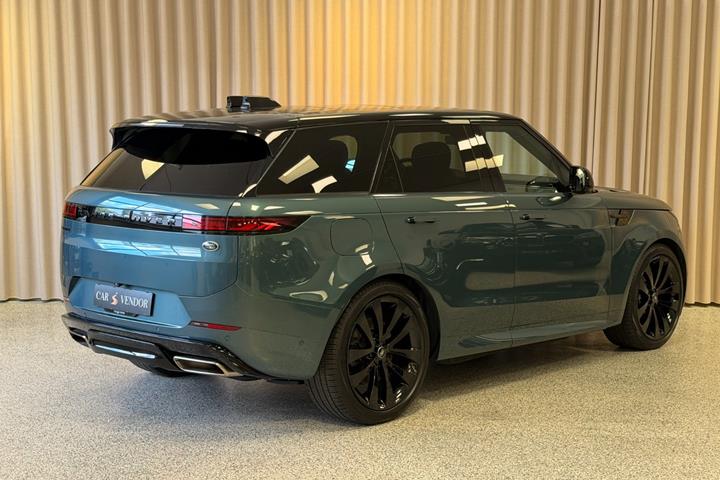 Grøn Land Rover Range Rover sport fra 2024