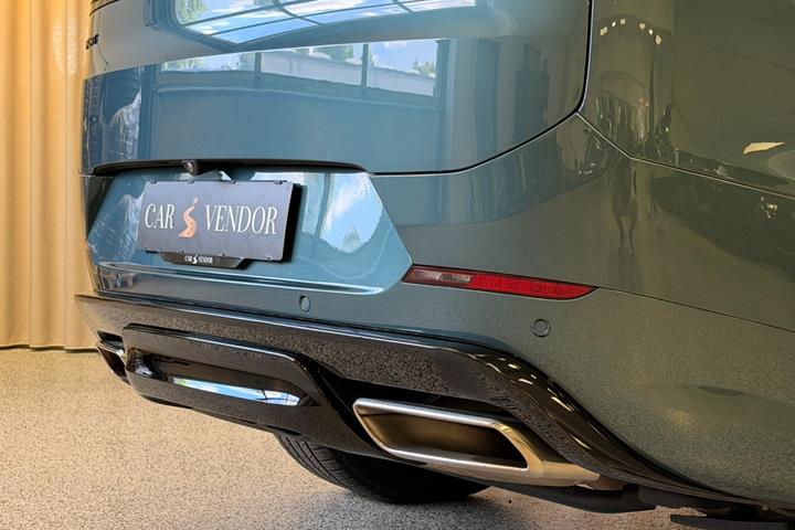 Grøn Land Rover Range Rover sport fra 2024