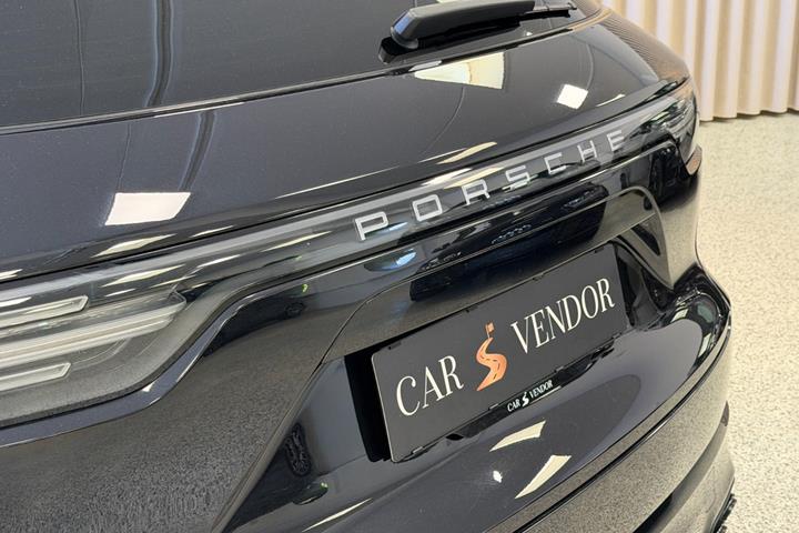 Sort Porsche Cayenne S fra 2018