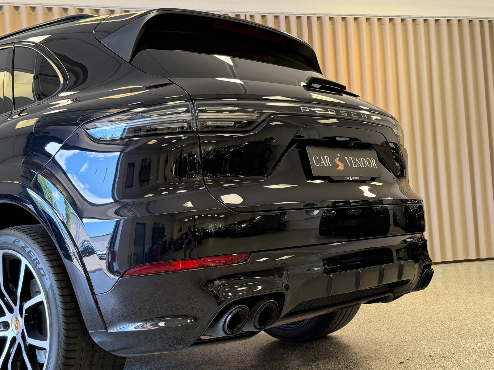 Sort Porsche Cayenne S fra 2018