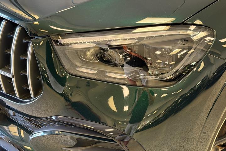Grøn Mercedes GLE53 fra 2024