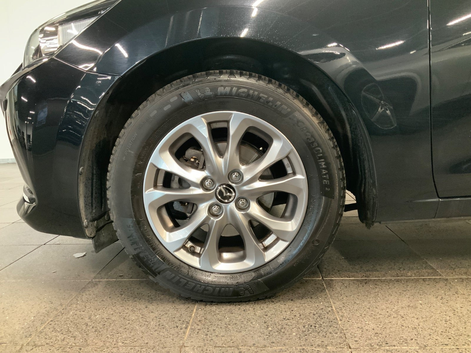 Sort Mazda 2 fra 2021