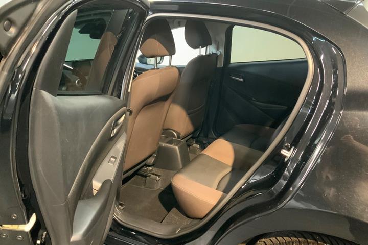 Sort Mazda 2 fra 2021
