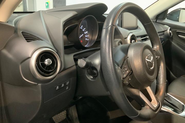 Sort Mazda 2 fra 2021