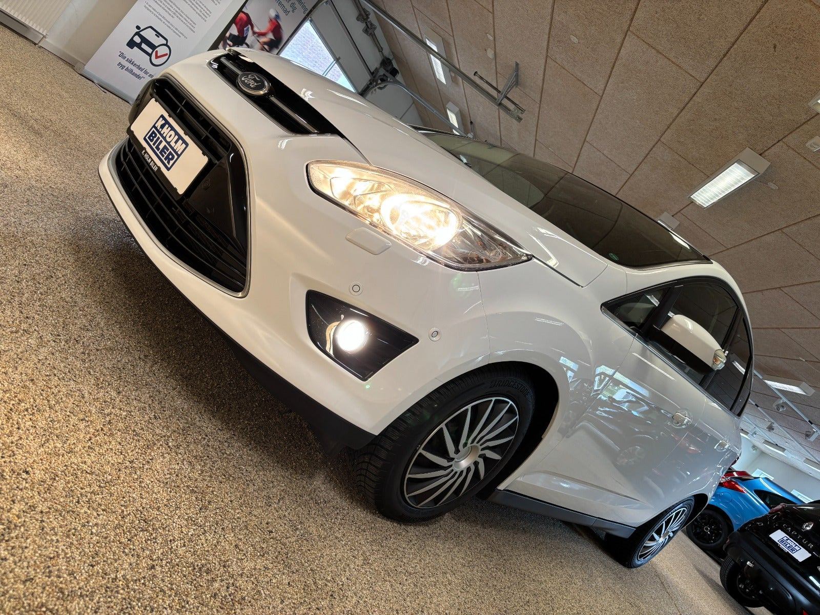 Hvid Ford C-MAX fra 2014