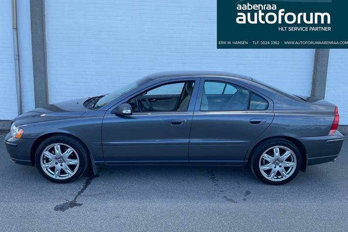 Grå Volvo S60 fra 2008