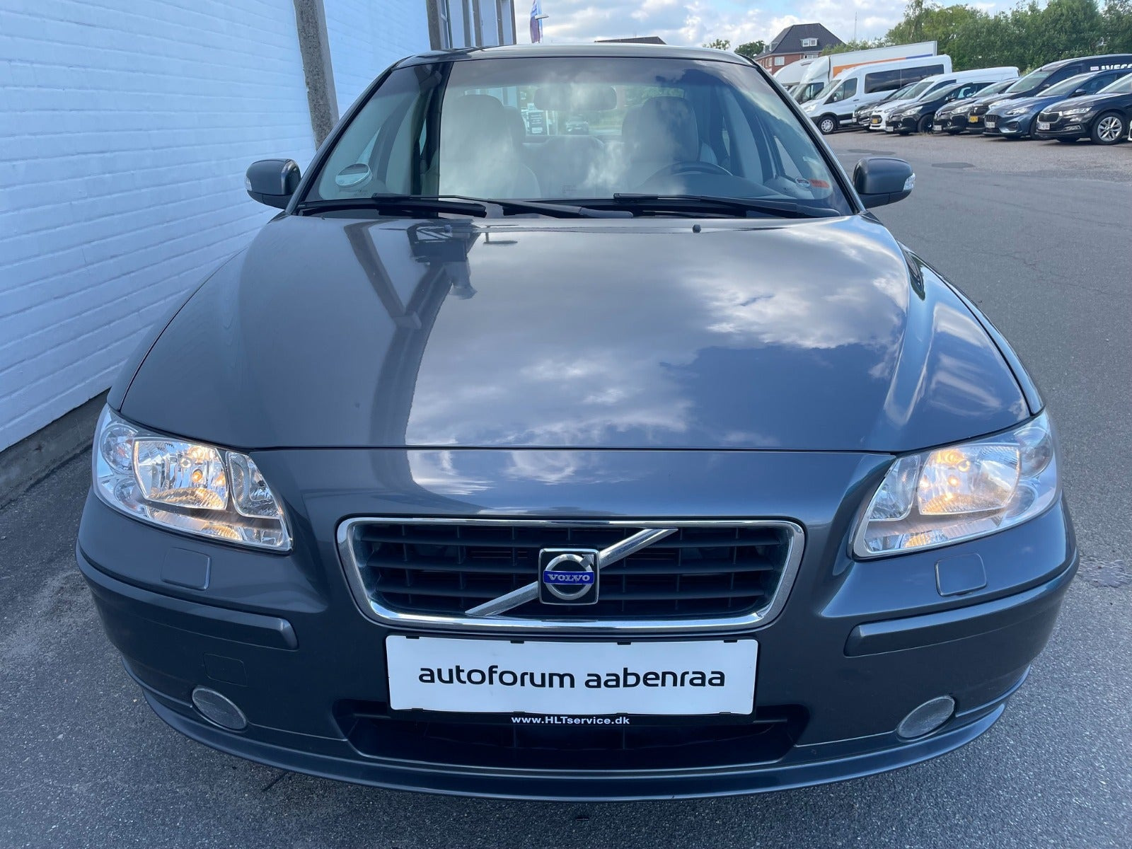 Grå Volvo S60 fra 2008