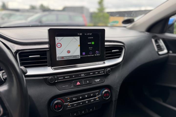 Blå Kia Ceed fra 2019