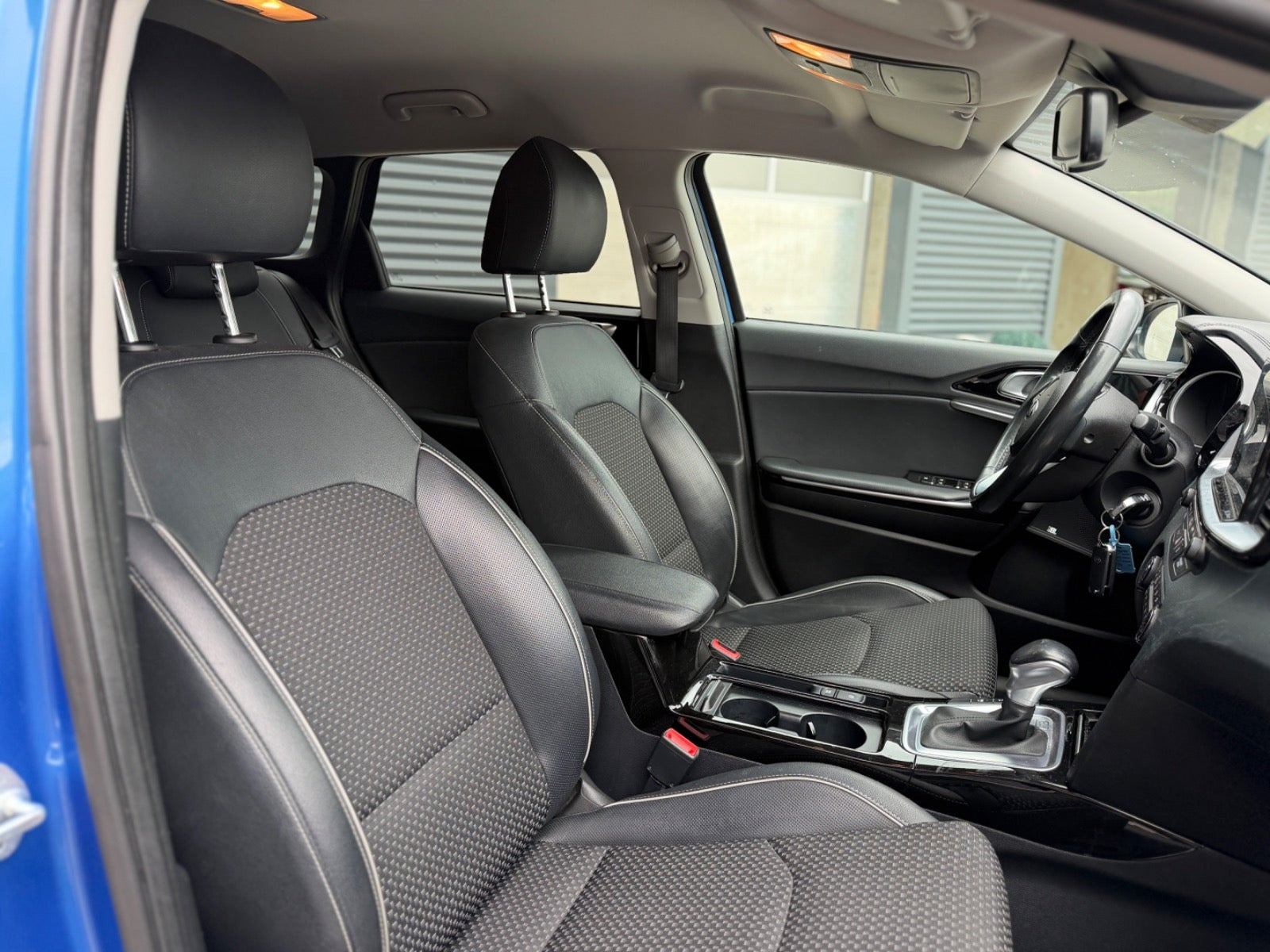 Blå Kia Ceed fra 2019