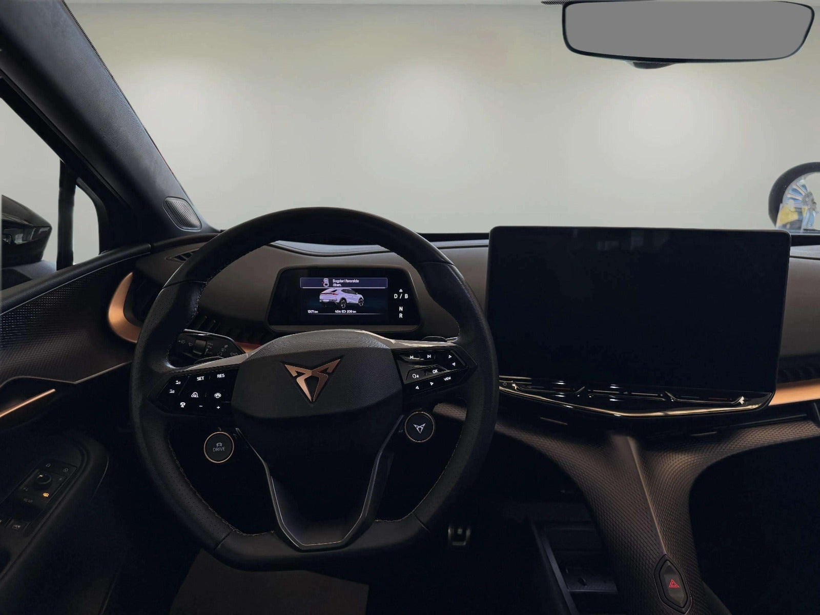 Grå Cupra Tavascan fra 2025