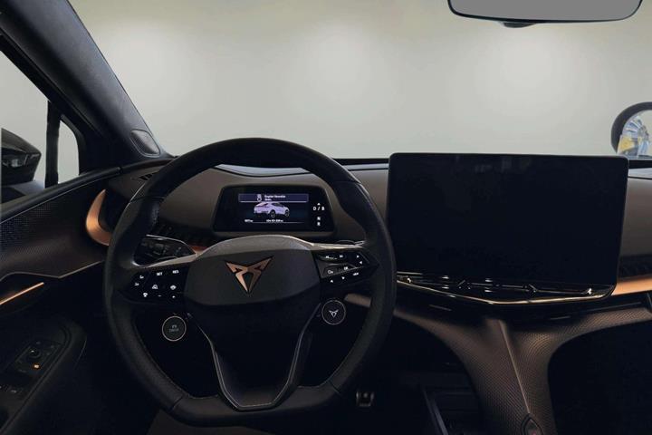 Grå Cupra Tavascan fra 2025