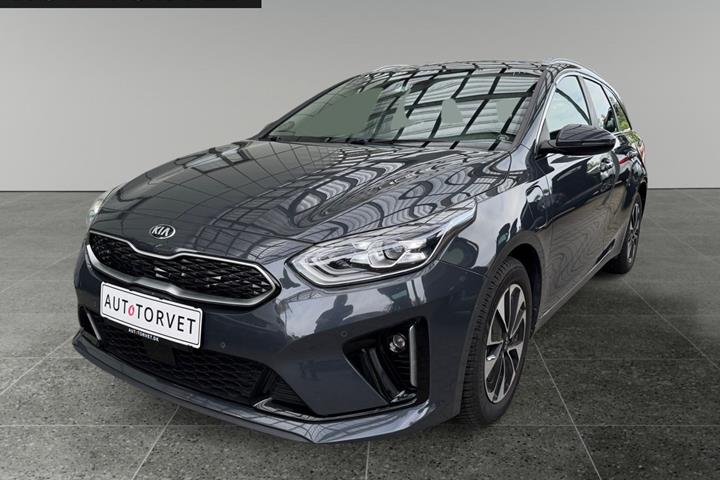 Blå Kia Ceed fra 2020 set udefra