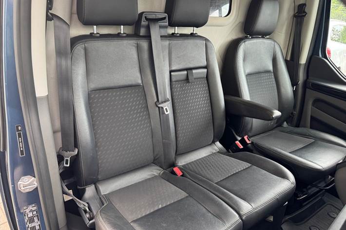Blå Ford Transit 350 L2 Van fra 2019