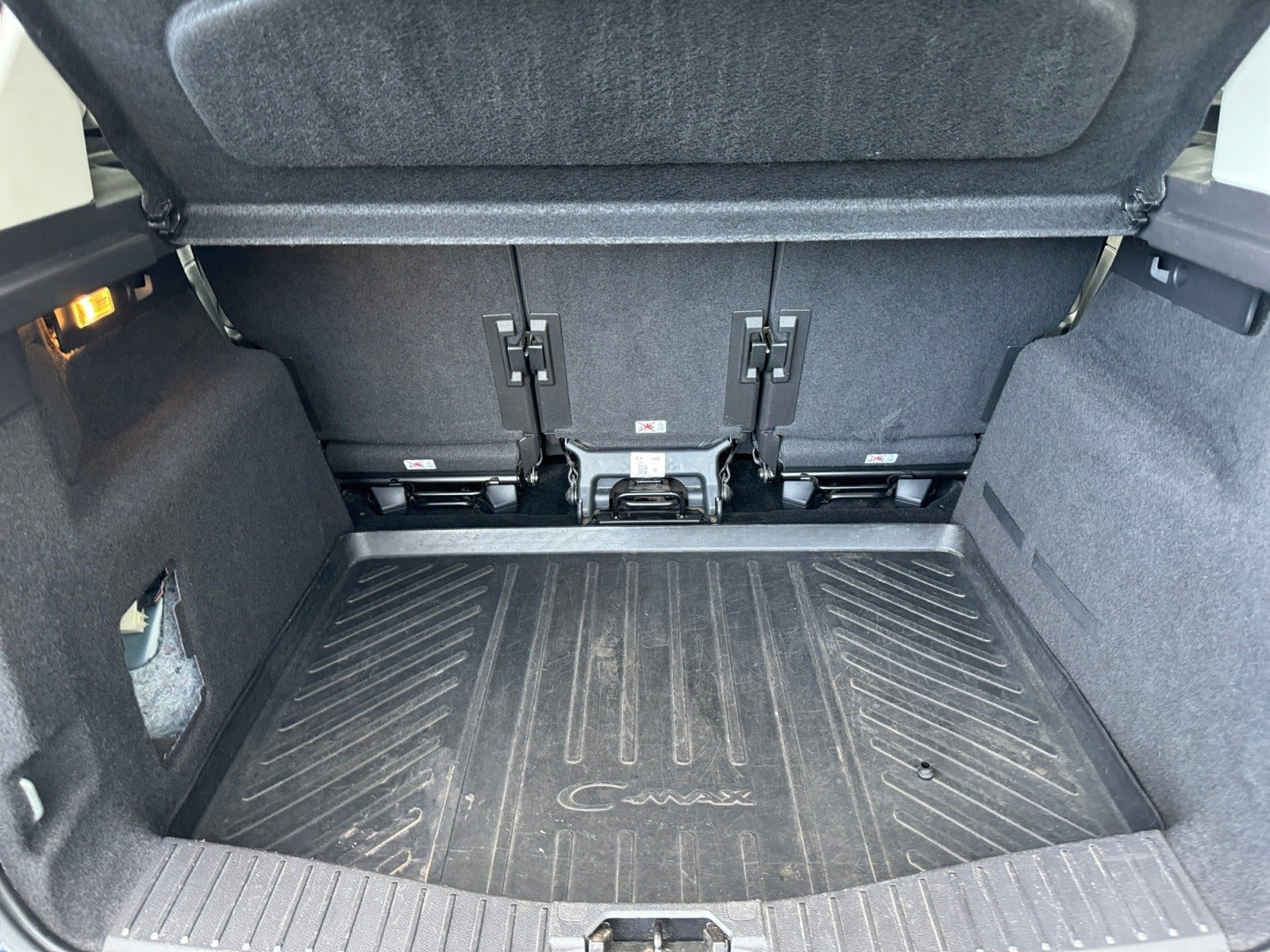 Blå Ford C-MAX fra 2019