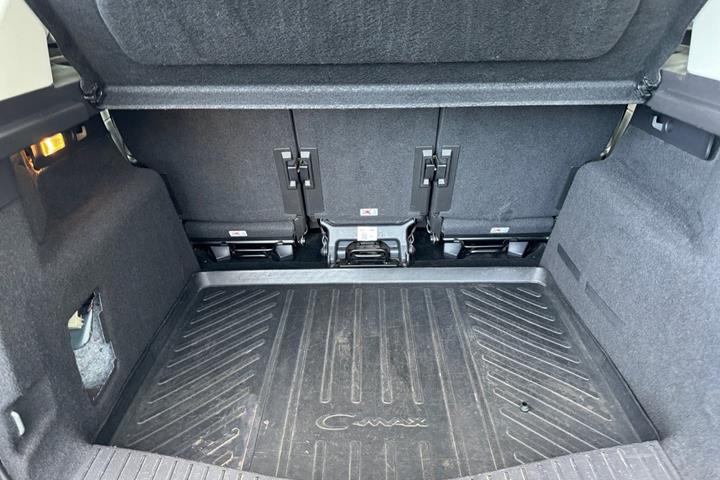 Blå Ford C-MAX fra 2019