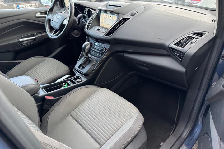 Blå Ford C-MAX fra 2019