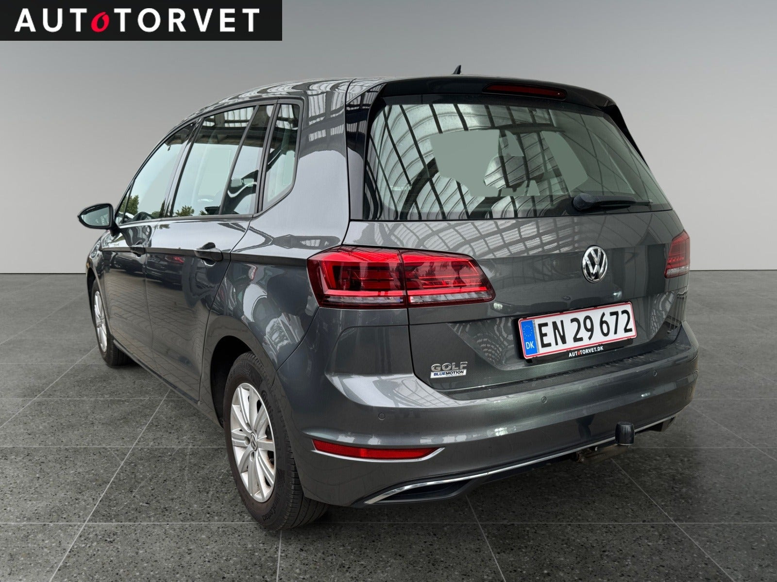 Grå VW Golf Sportsvan fra 2018