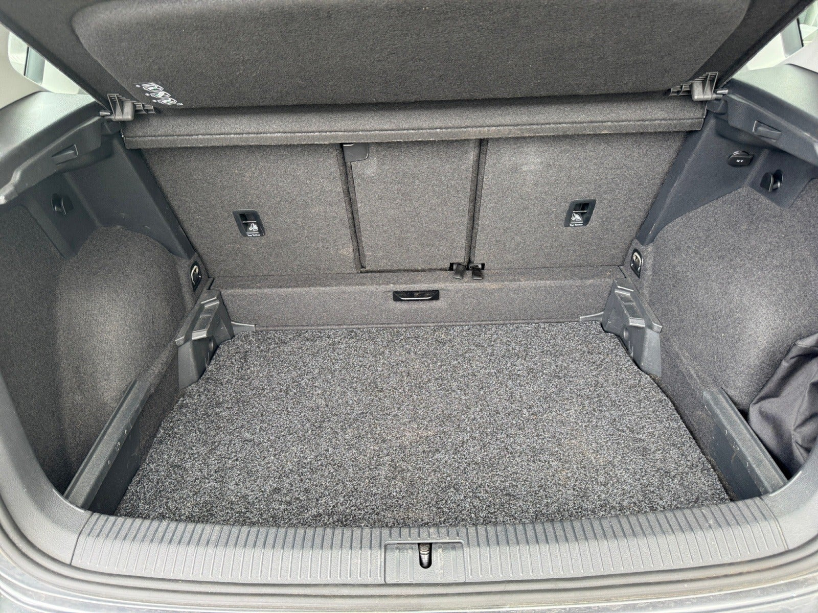 Grå VW Golf Sportsvan fra 2018