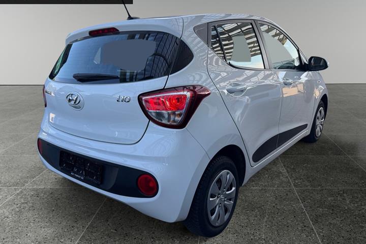 Hvid Hyundai i10 fra 2017