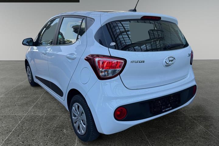 Hvid Hyundai i10 fra 2017