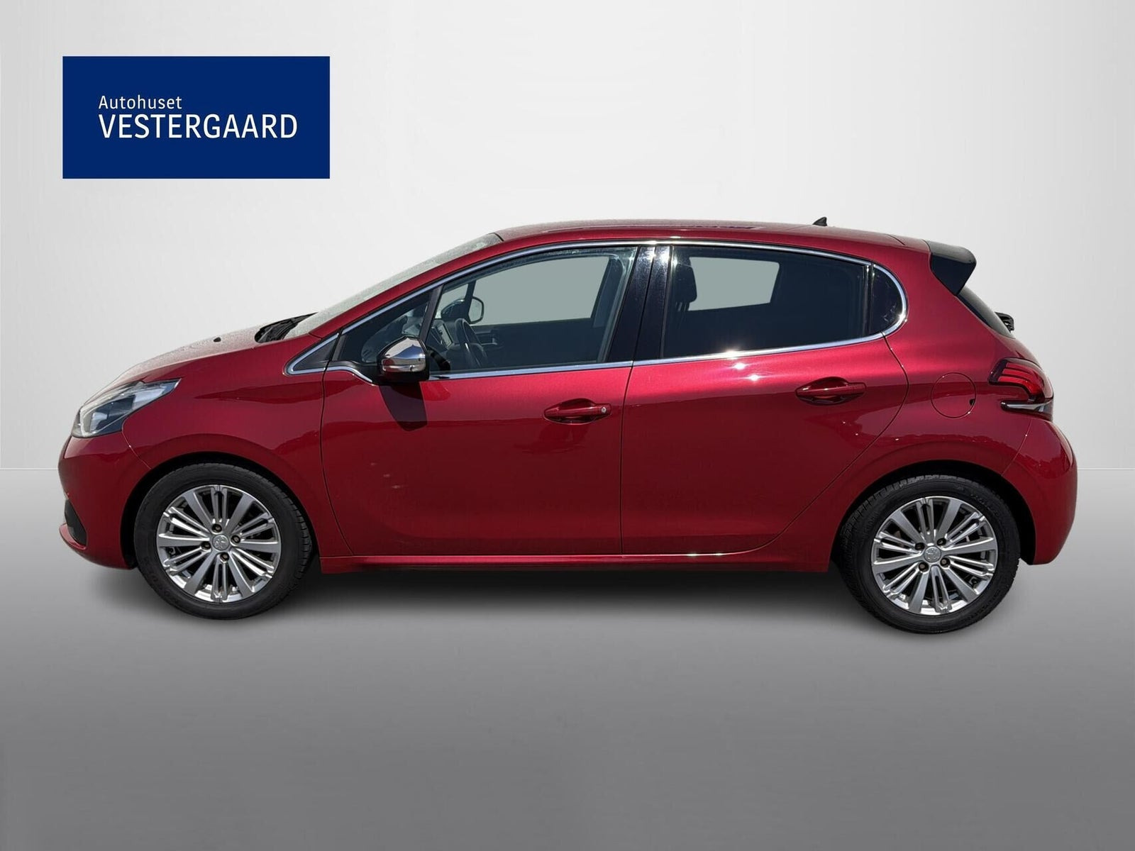 Rød Peugeot 208 fra 2016
