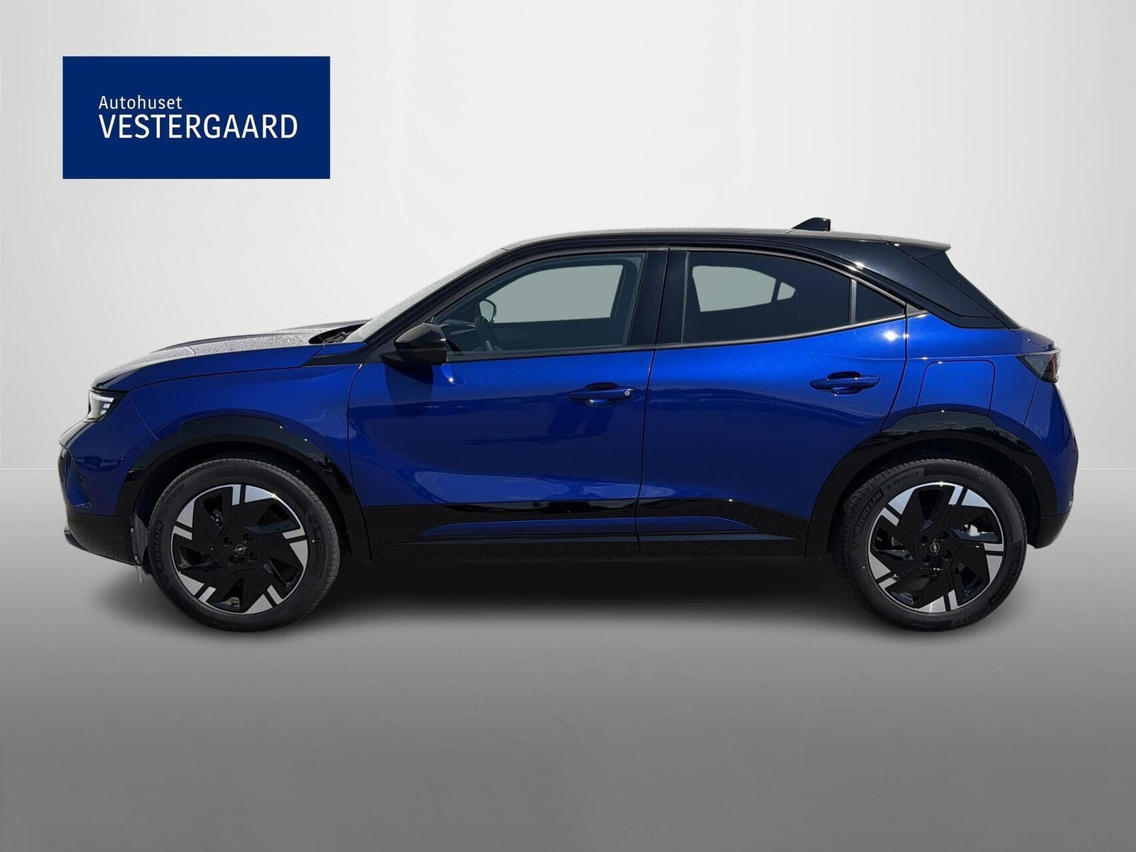 Blå Opel Mokka-e fra 2025