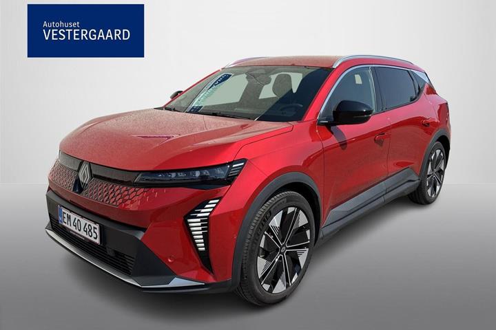 Rød Renault Scenic E-Tech fra 2025 set udefra